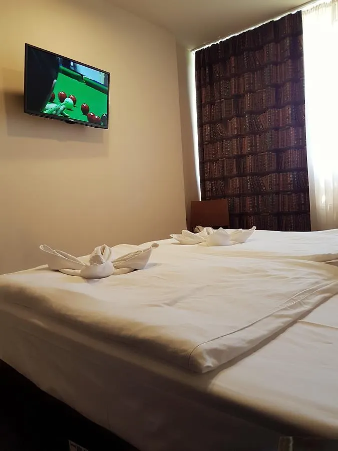 Hotel Pest Inn Budapest 3*,